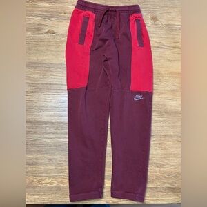 Nike. Multi-red. YL. Sweatpants.
